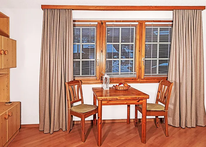 Laurin-1 By Interhome شقة